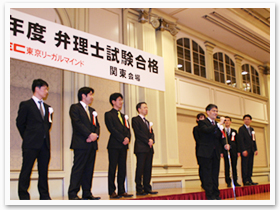 2012年度 合格祝賀・交流会の様子2